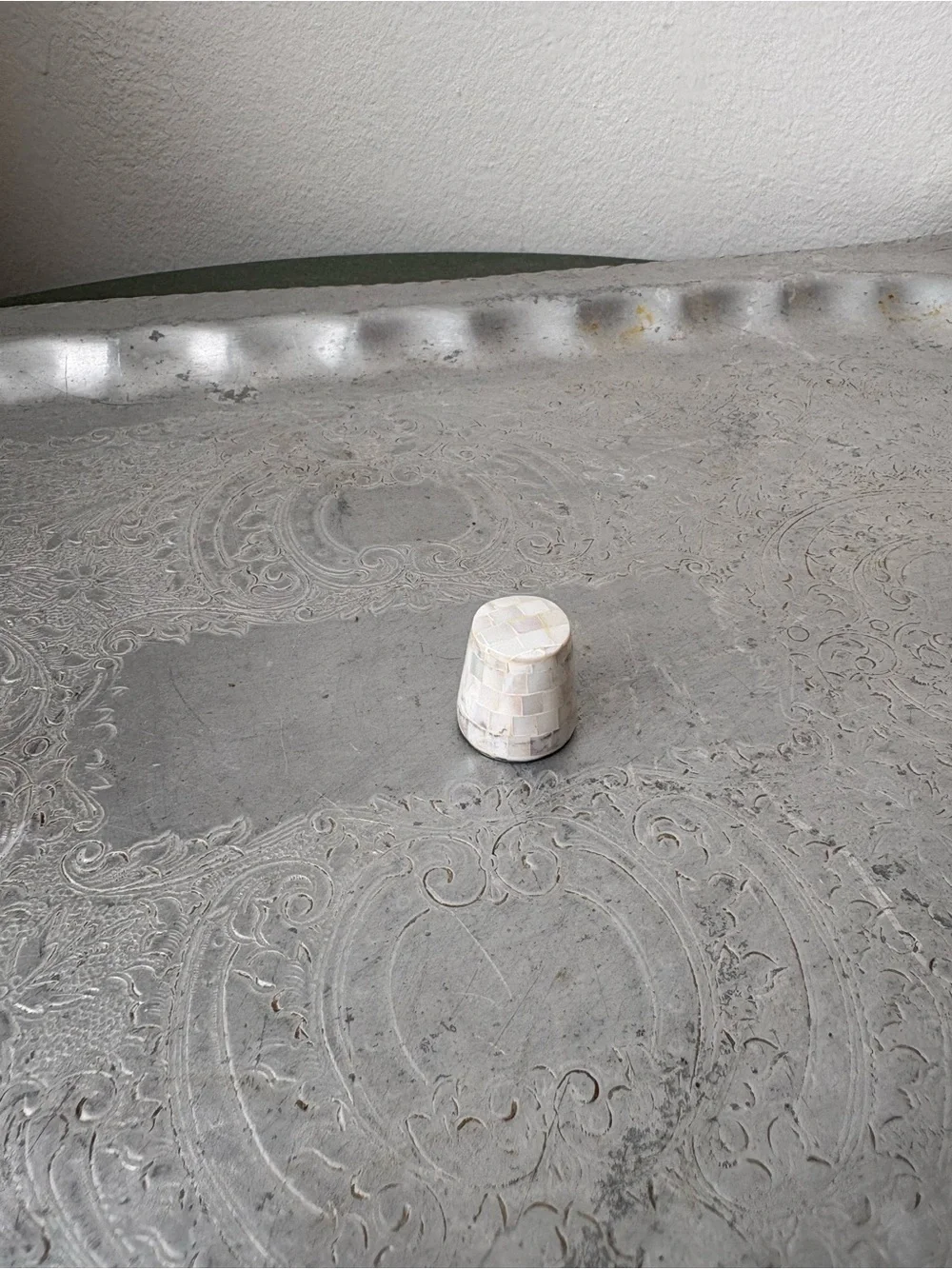 Vintage inlay mother of pearl thimble